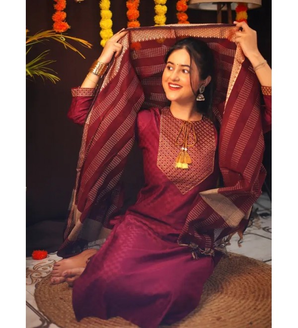 Women Cotton Blend Kurti Pant Dupatta Set