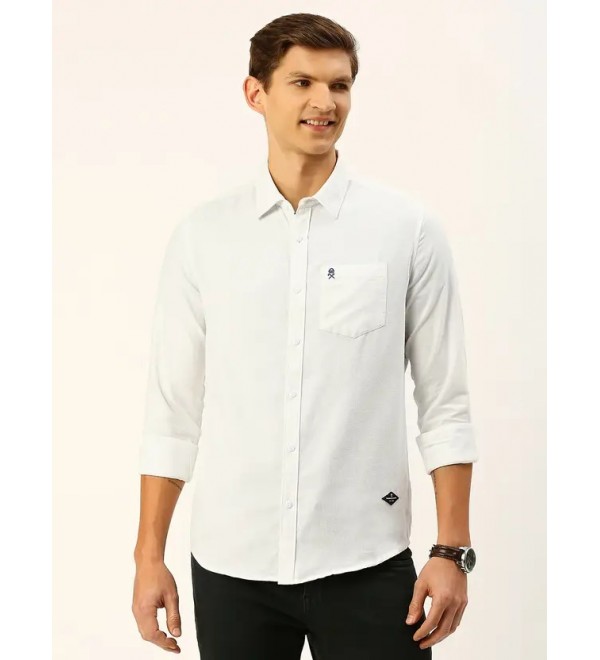 Men Regular Fit Solid Spread Collar Casual Shirt