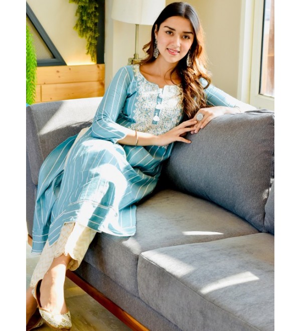  Libas Women Blue Yoke Design Thread Work Kurta