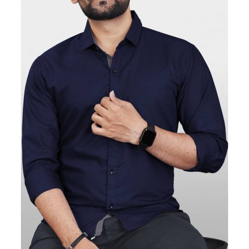 Men Regular Fit Soli...